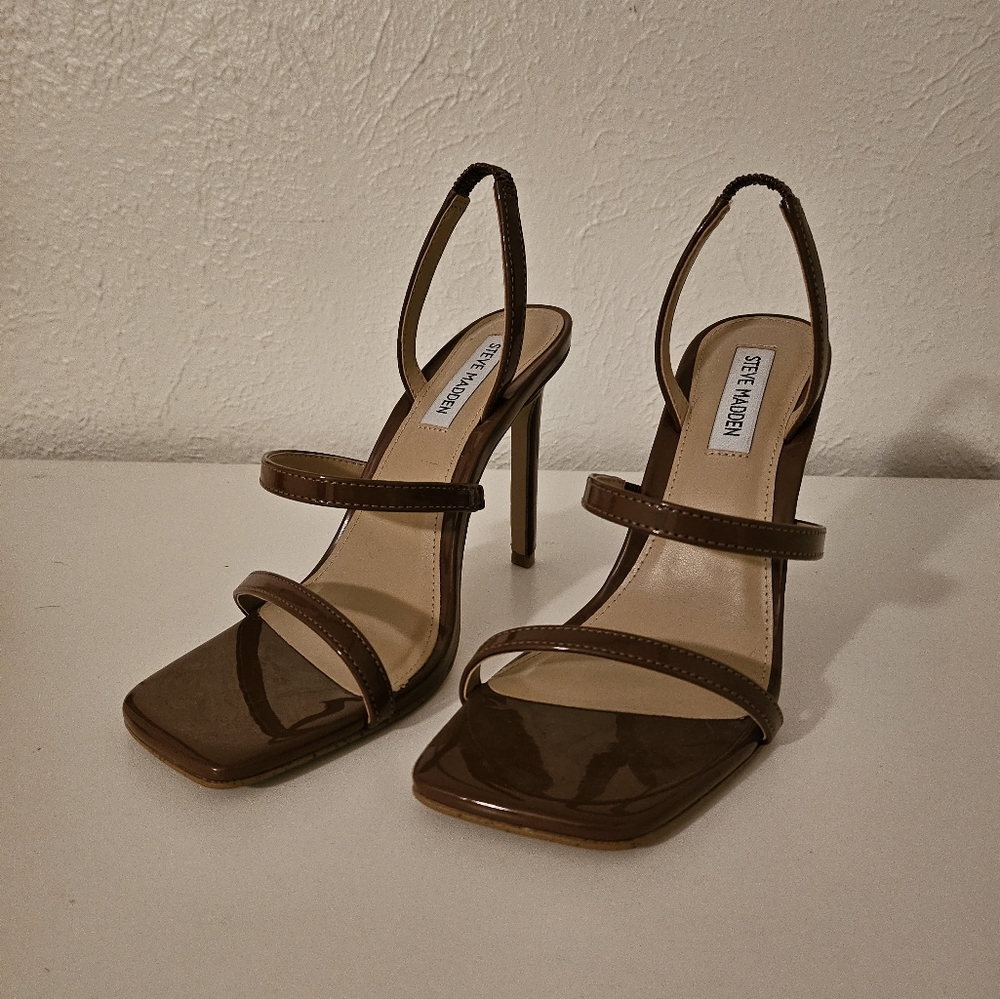 Patent leather heeled sandals